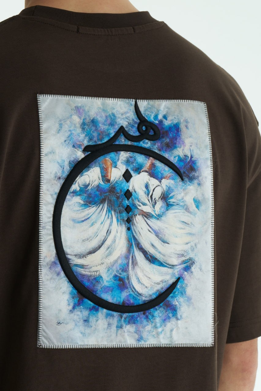 Hiç Arabic Embroidered Oversized T-Shirt